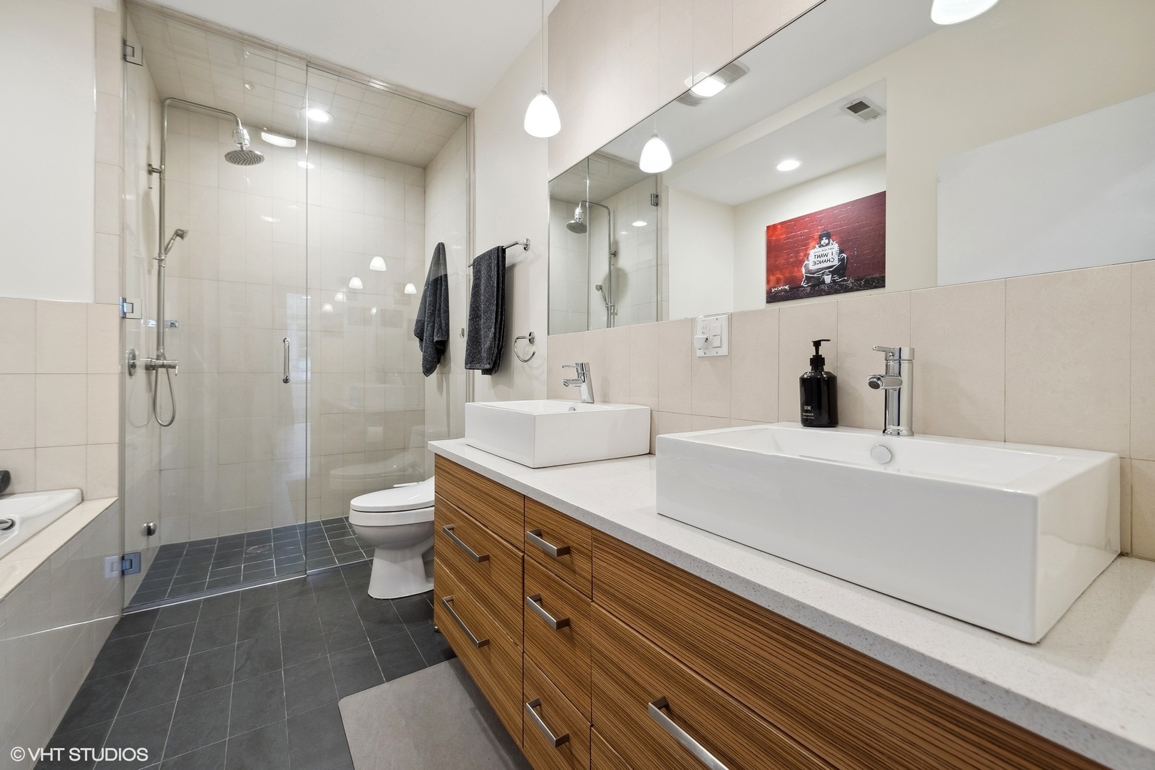 2800 W NORTH Avenue Unit: 203