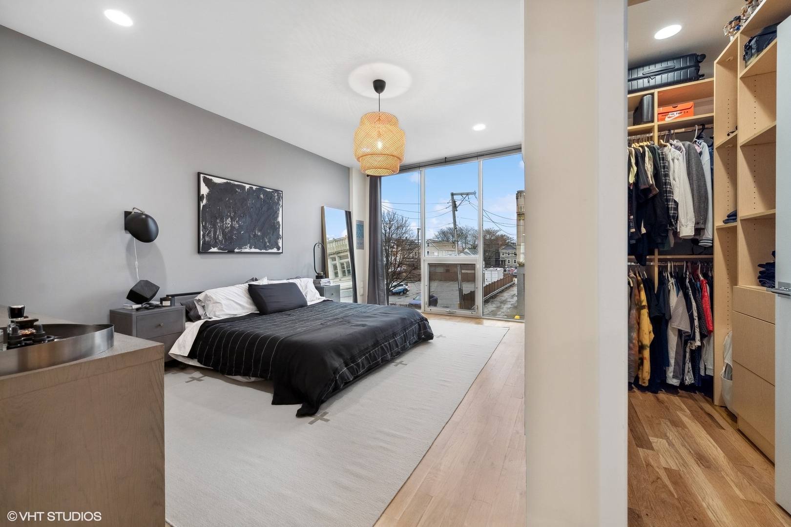 2800 W NORTH Avenue Unit: 203