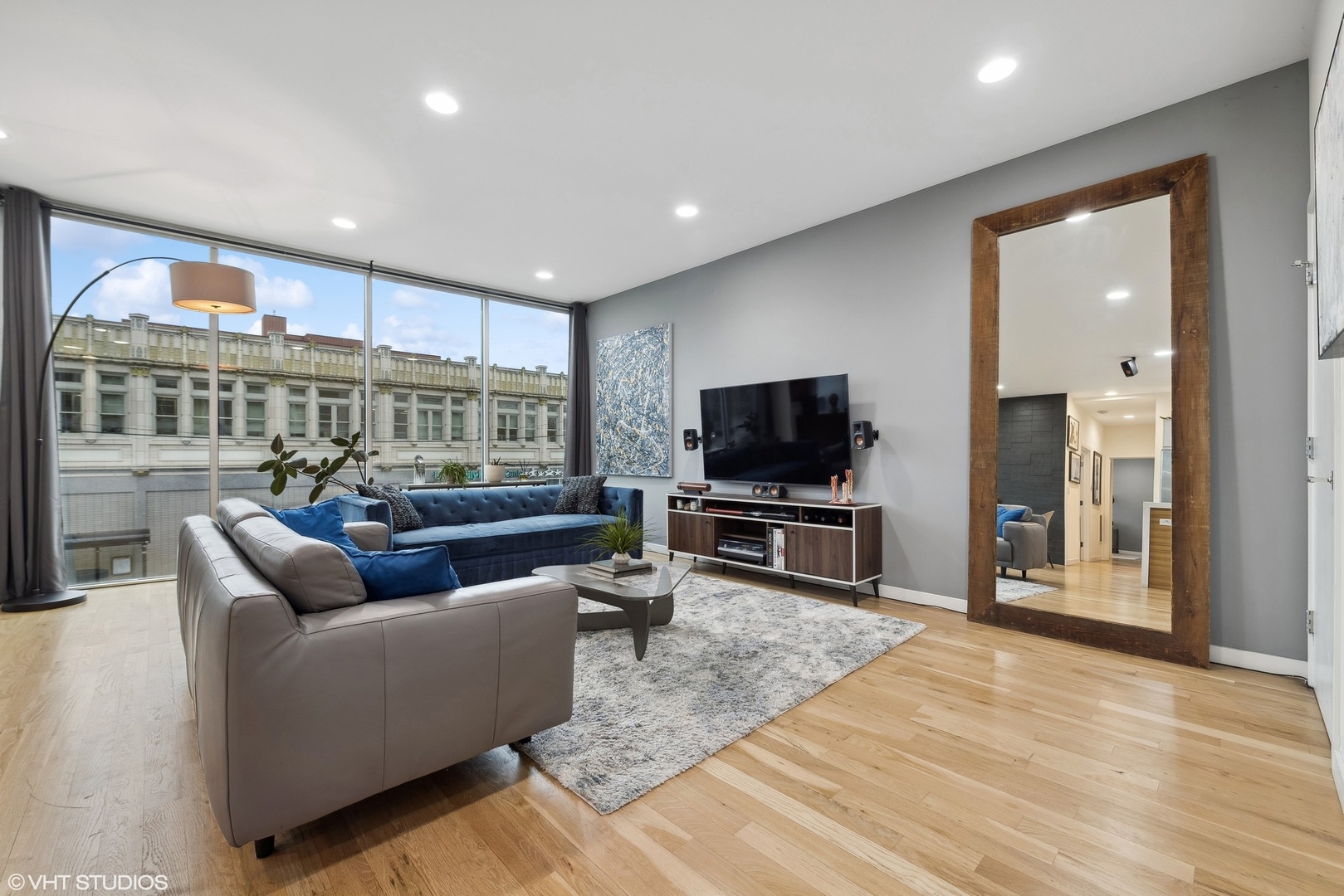2800 W NORTH Avenue Unit: 203