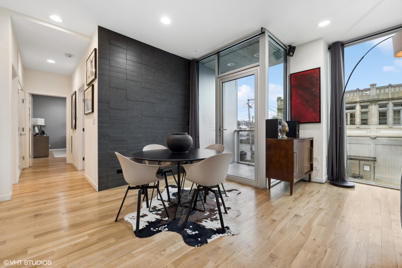 2800 W NORTH Avenue Unit: 203