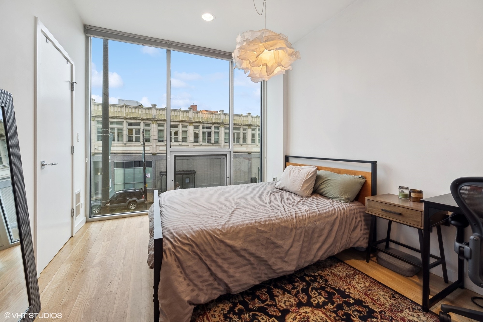 2800 W NORTH Avenue Unit: 203