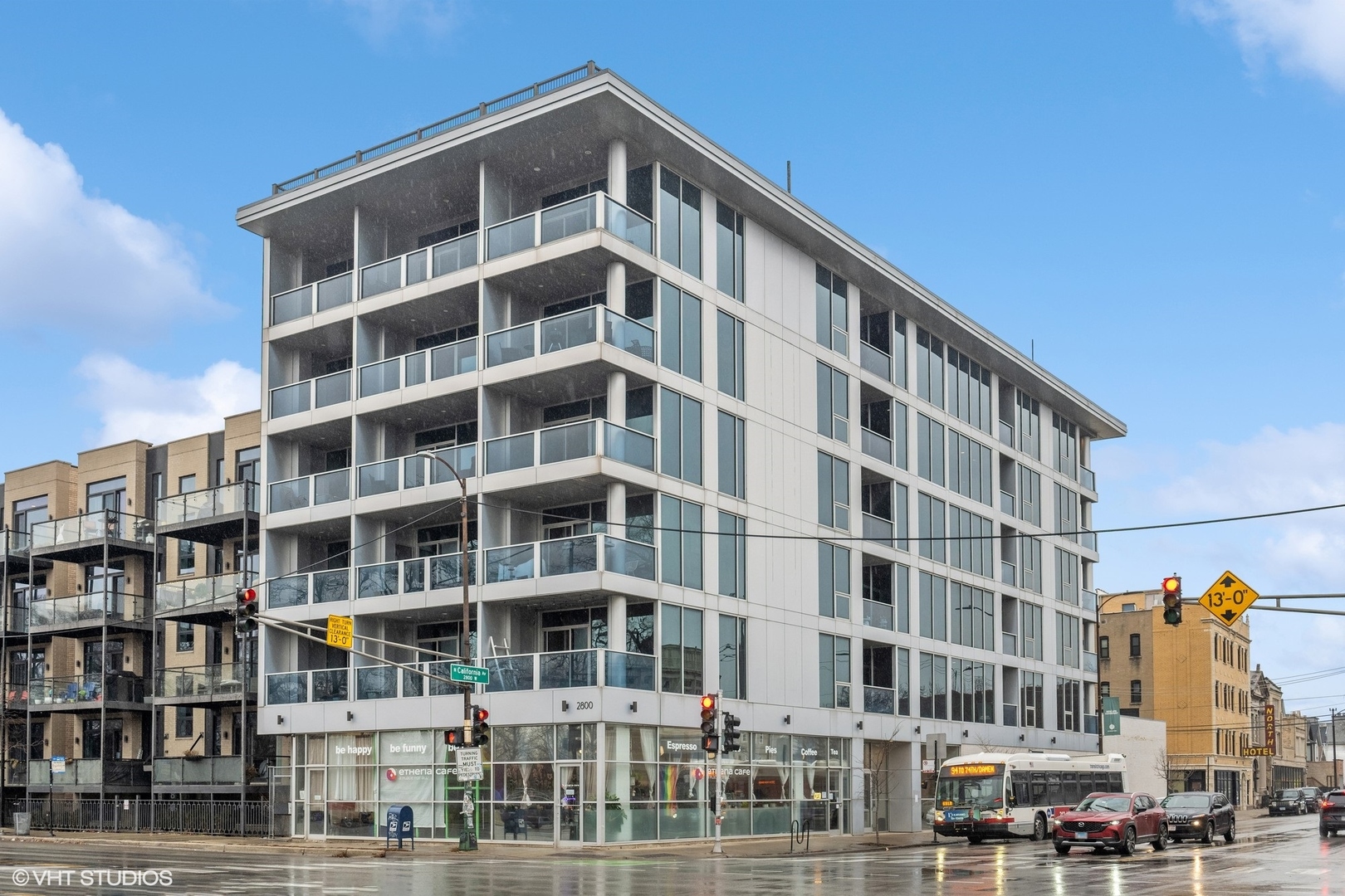 2800 W NORTH Avenue Unit: 203