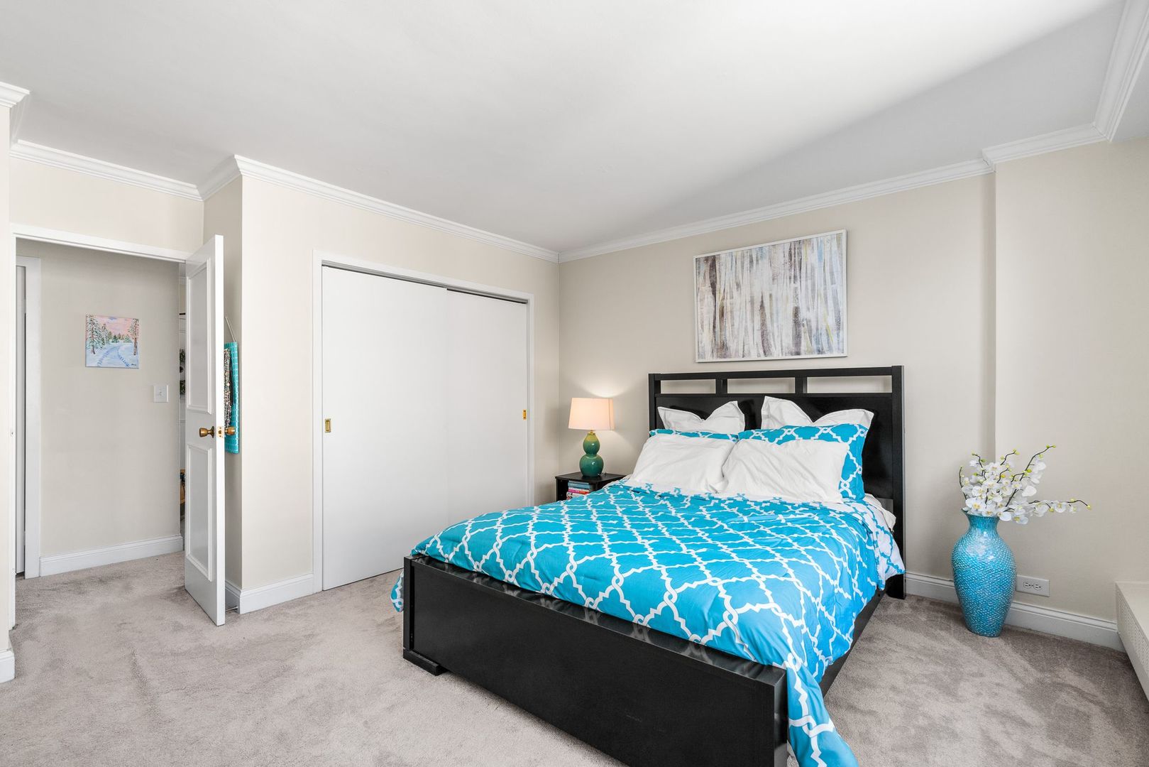 3900 N Lake Shore Drive Unit: 18F