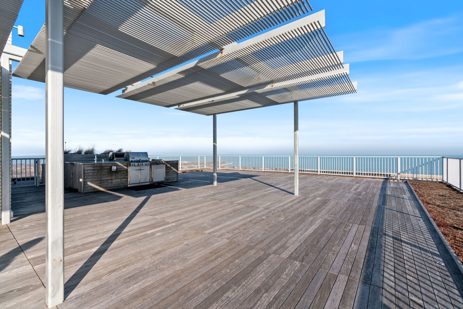3900 N Lake Shore Drive Unit: 18F