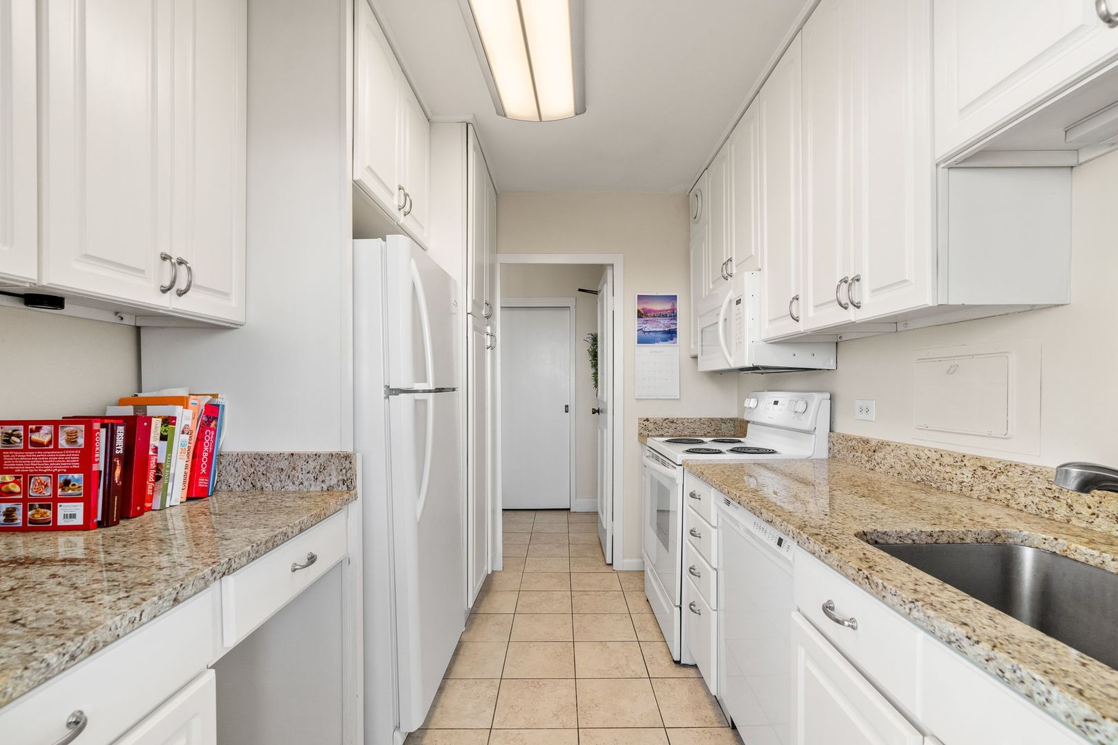 3900 N Lake Shore Drive Unit: 18F