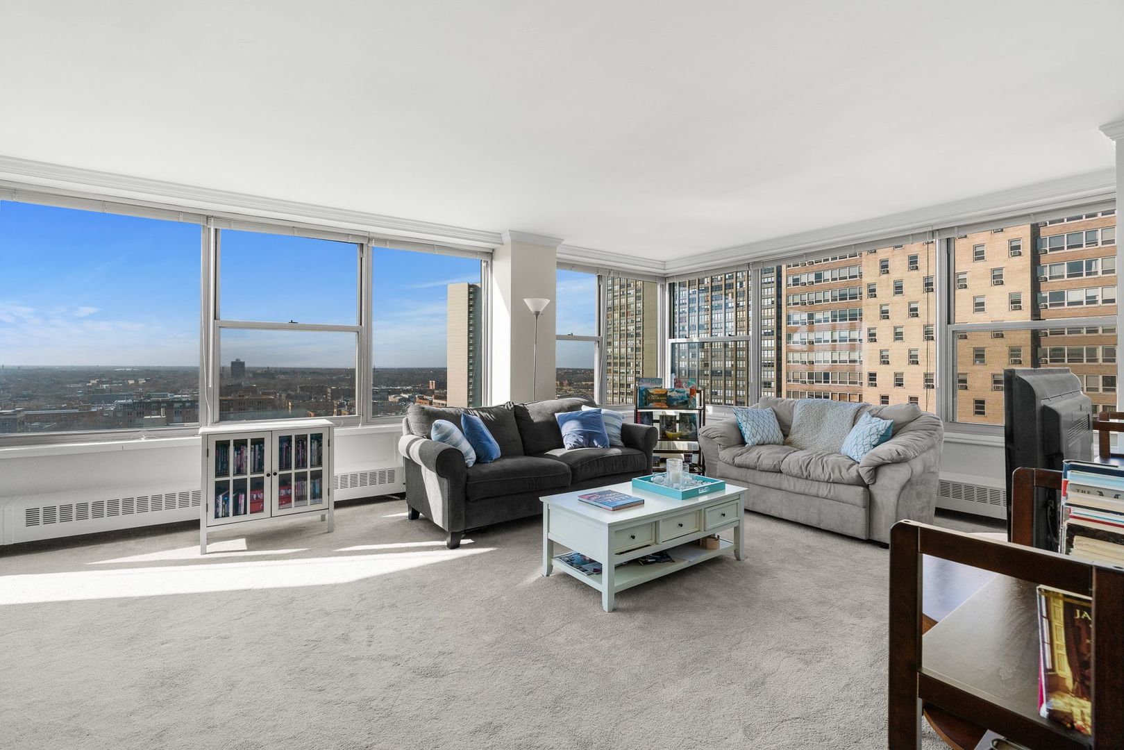 3900 N Lake Shore Drive Unit: 18F