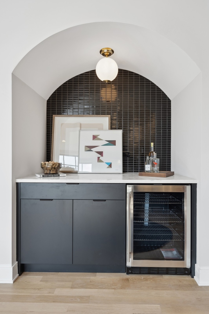 2487 N Milwaukee Avenue Unit: 3A