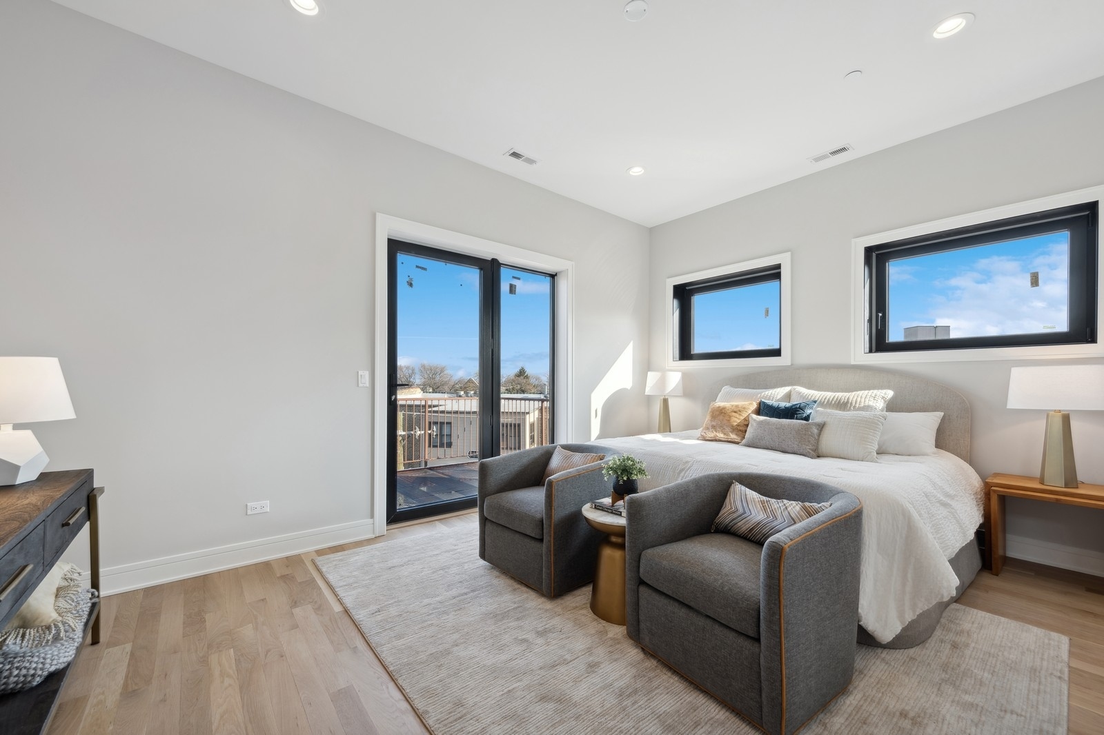 2487 N Milwaukee Avenue Unit: 3A