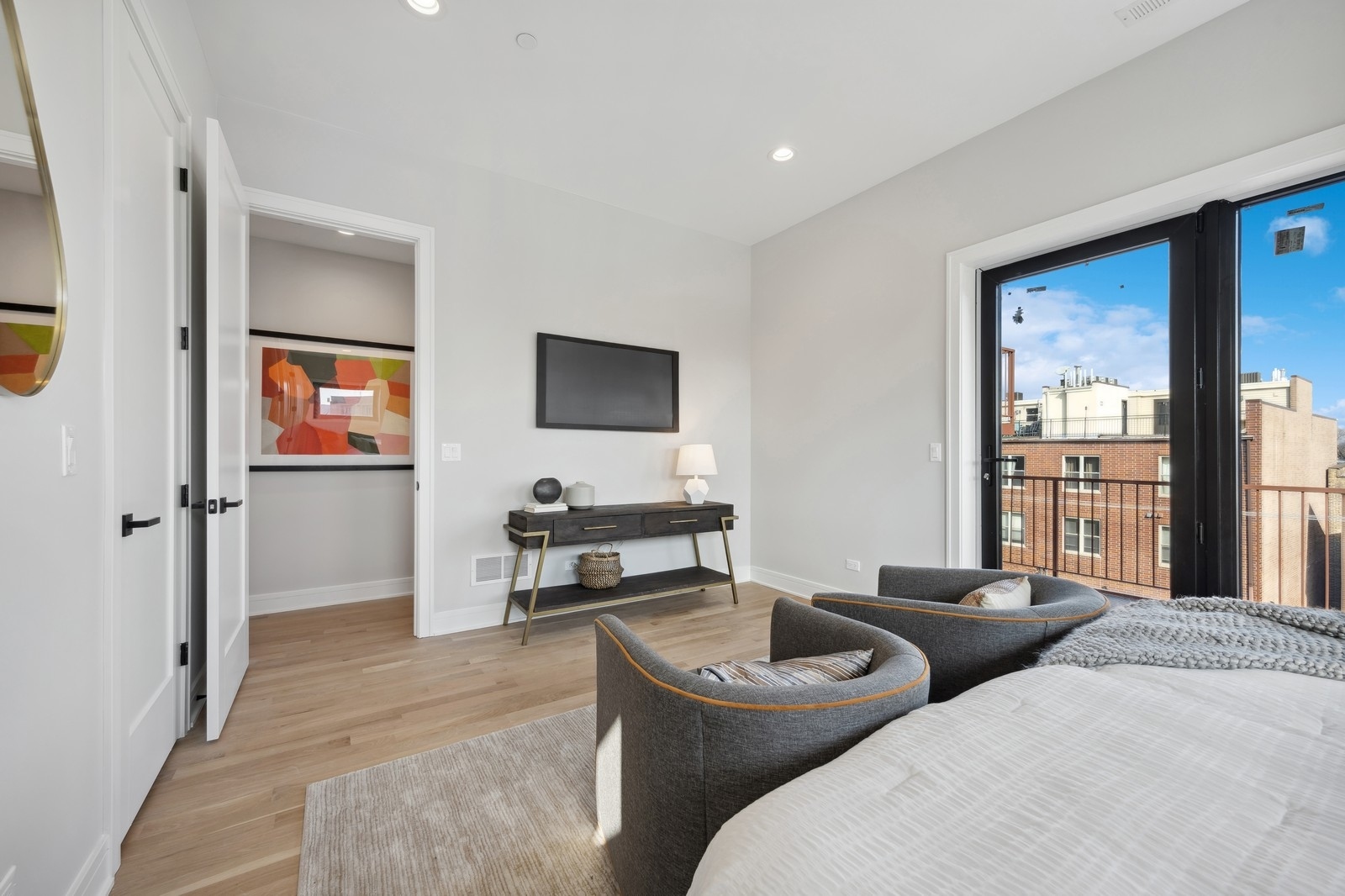 2487 N Milwaukee Avenue Unit: 3A