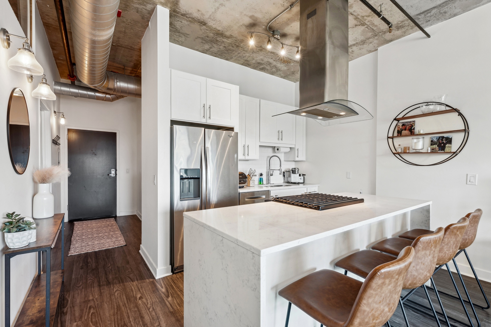 50 E 16th Street Unit: 706