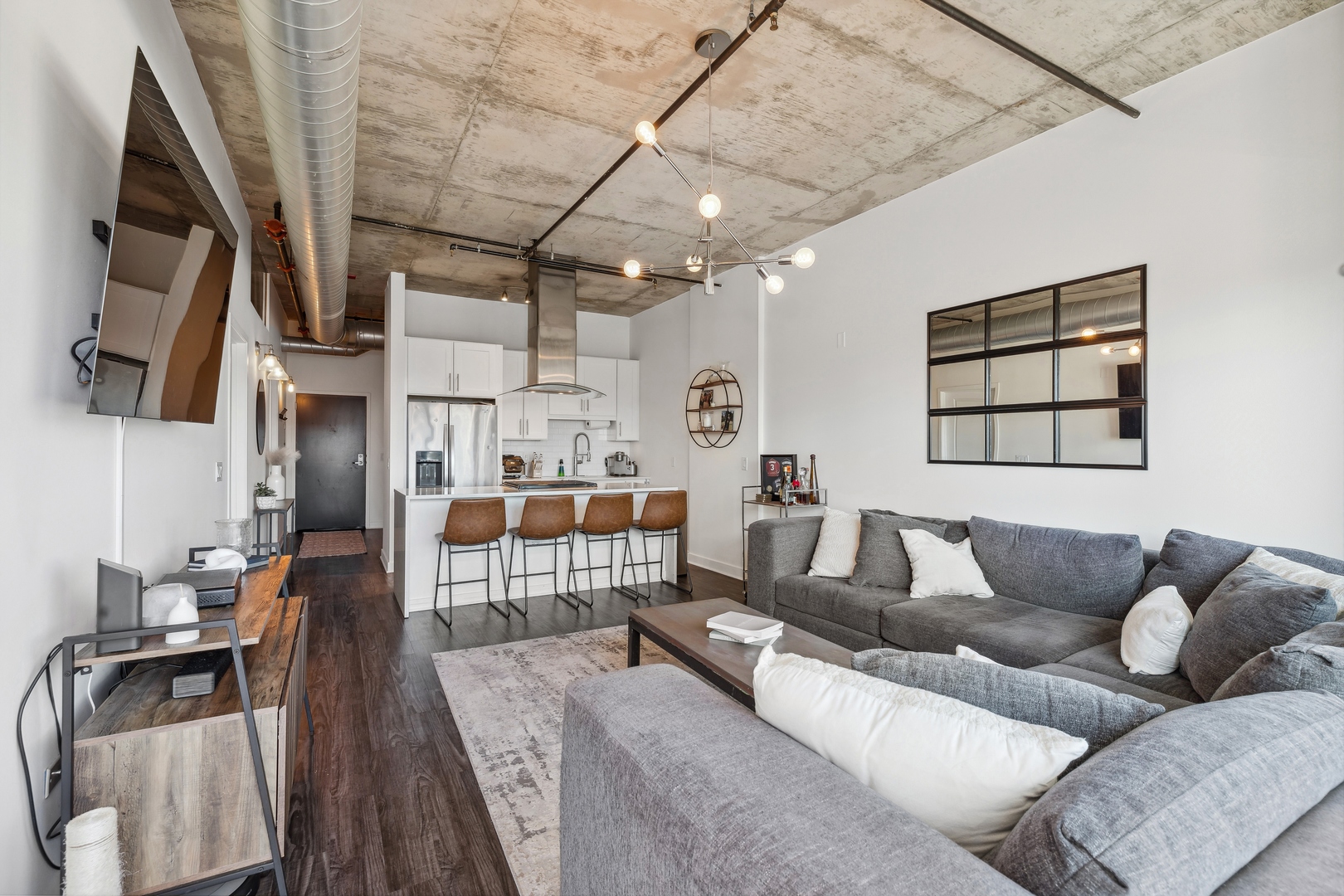 50 E 16th Street Unit: 706