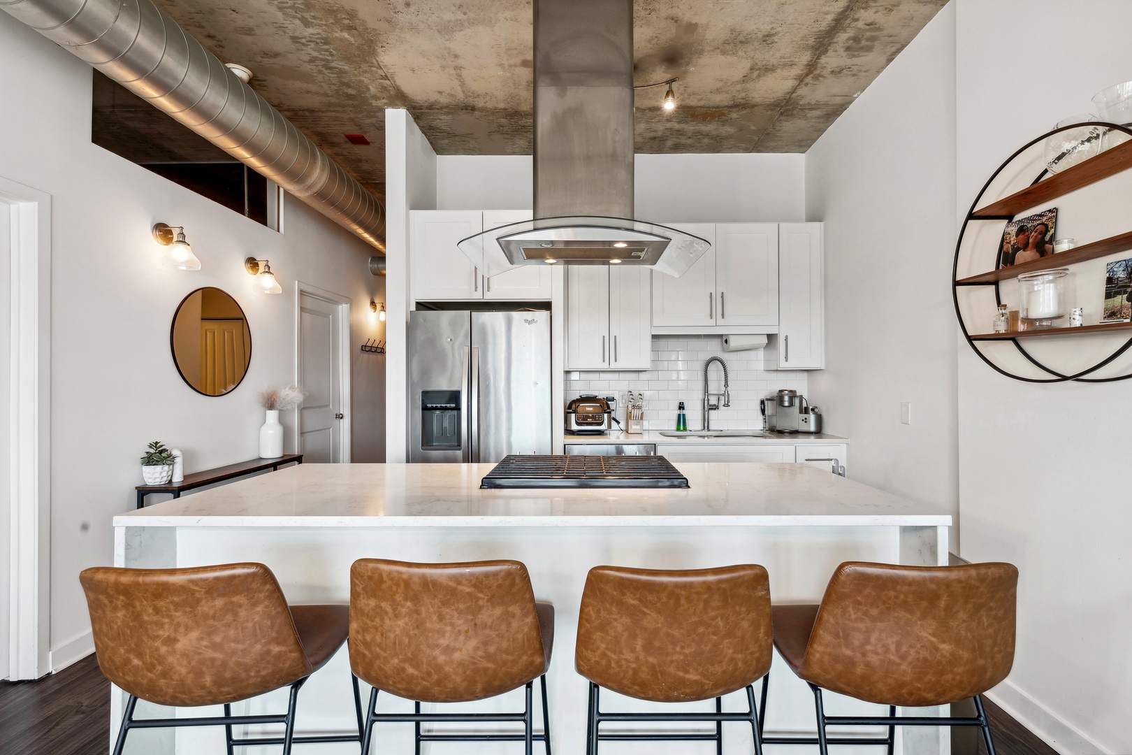 50 E 16th Street Unit: 706