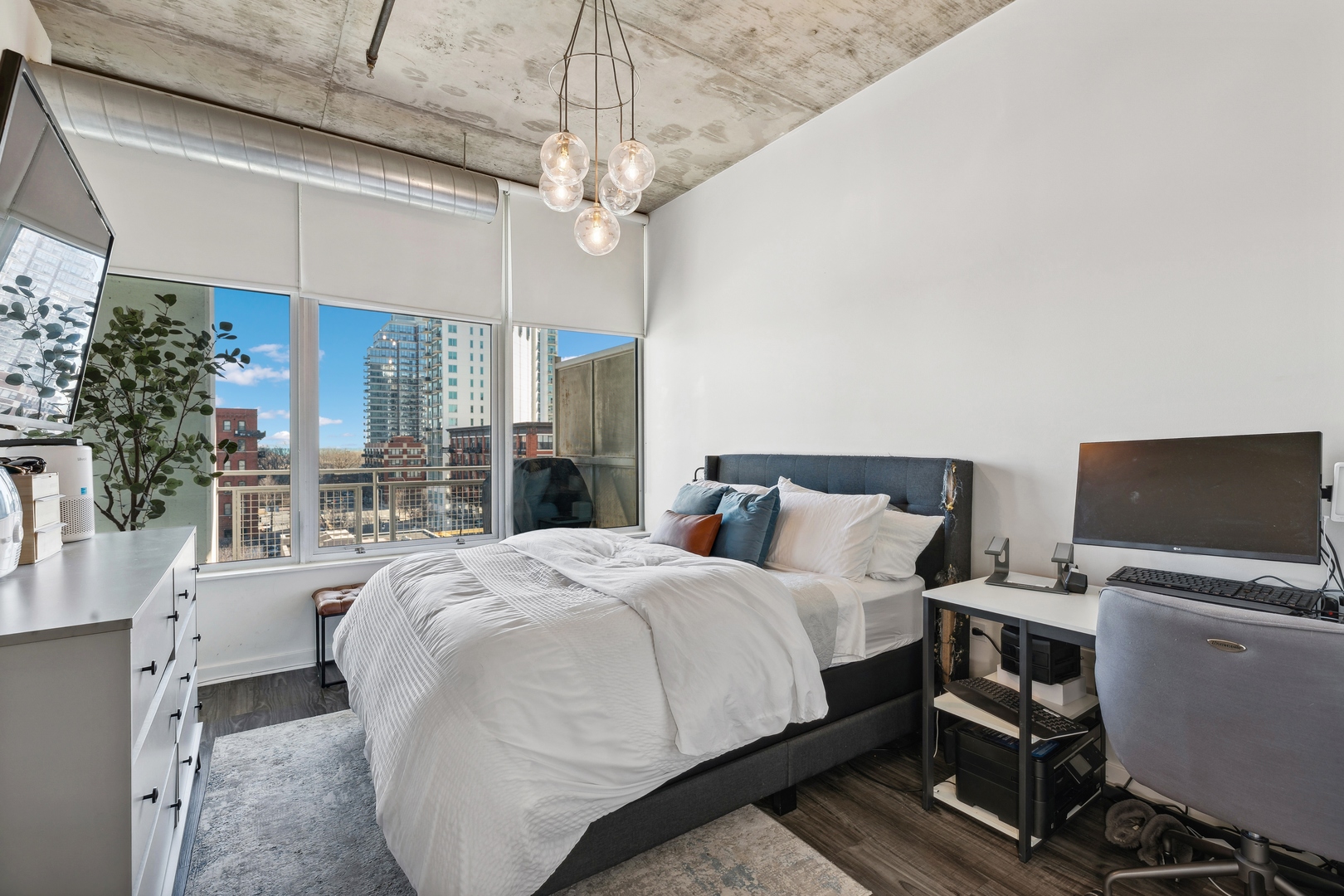 50 E 16th Street Unit: 706