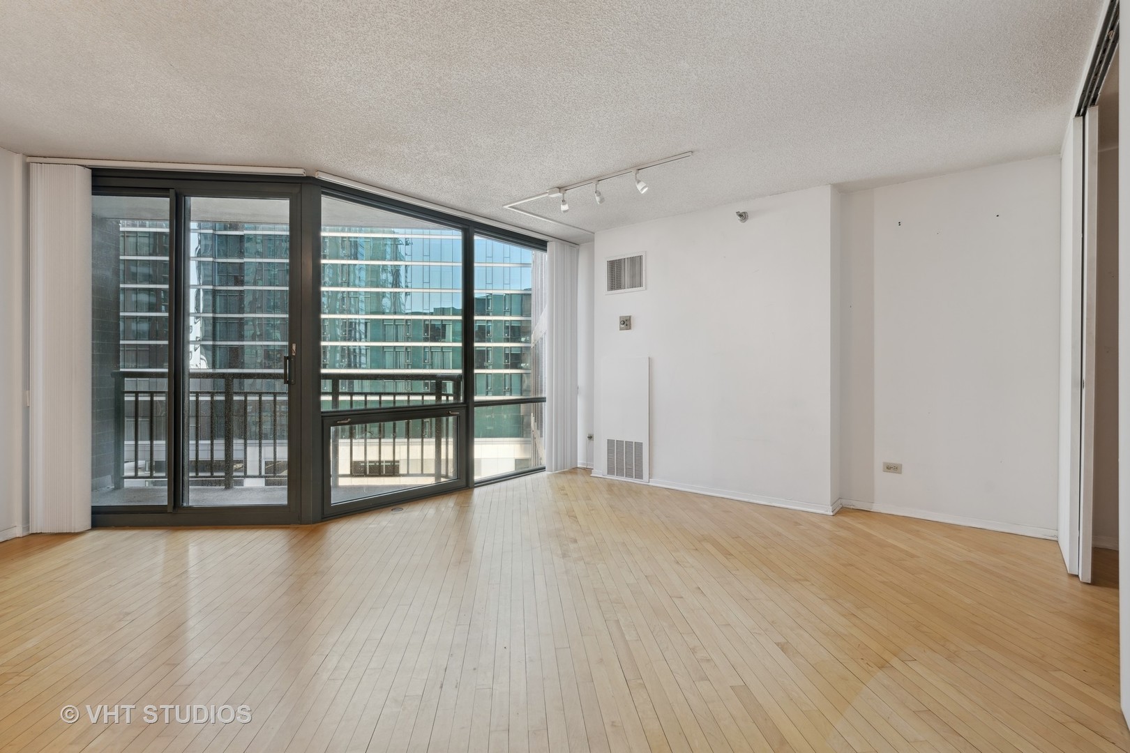 440 N McClurg Court Unit: 912