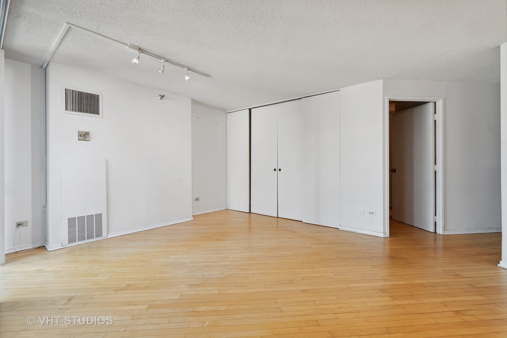 440 N McClurg Court Unit: 912