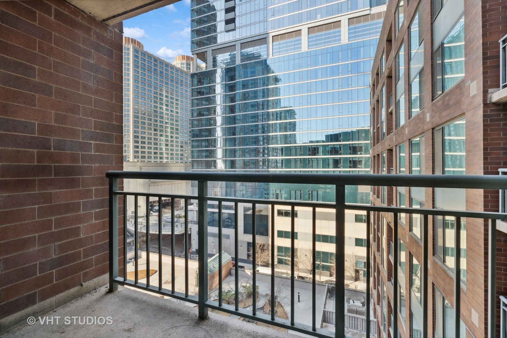 440 N McClurg Court Unit: 912