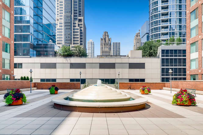 440 N McClurg Court Unit: 912