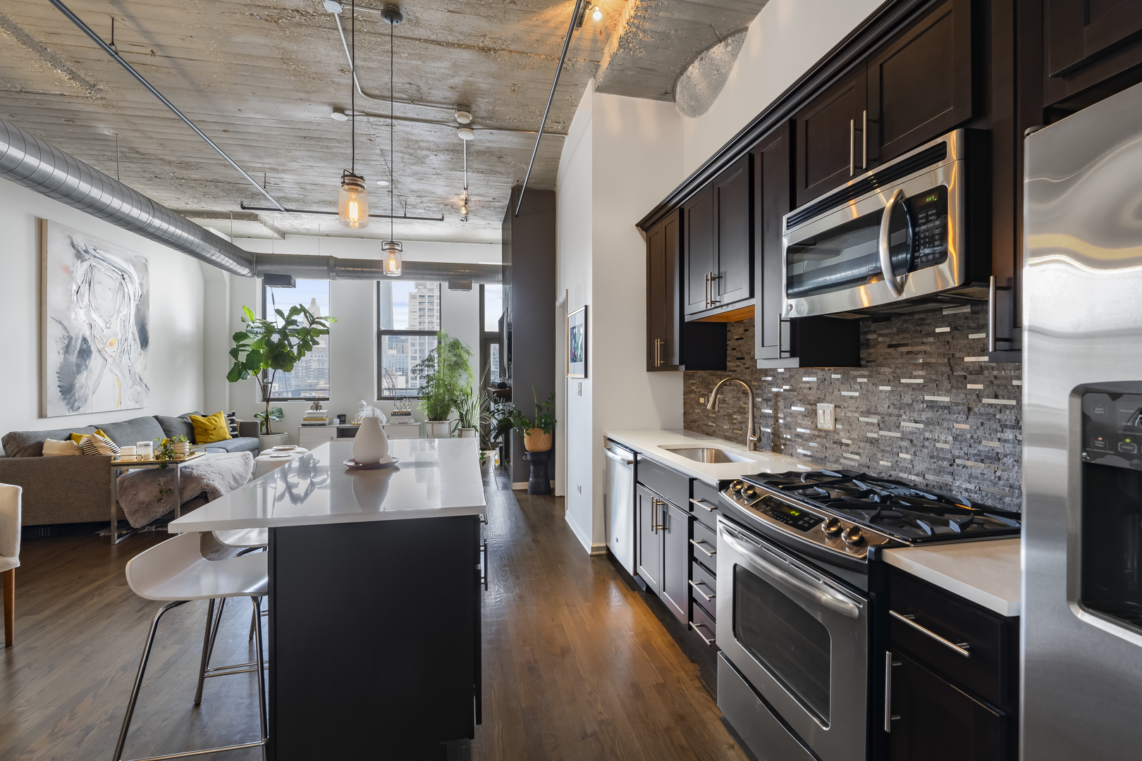 758 N Larrabee Street Unit: 617