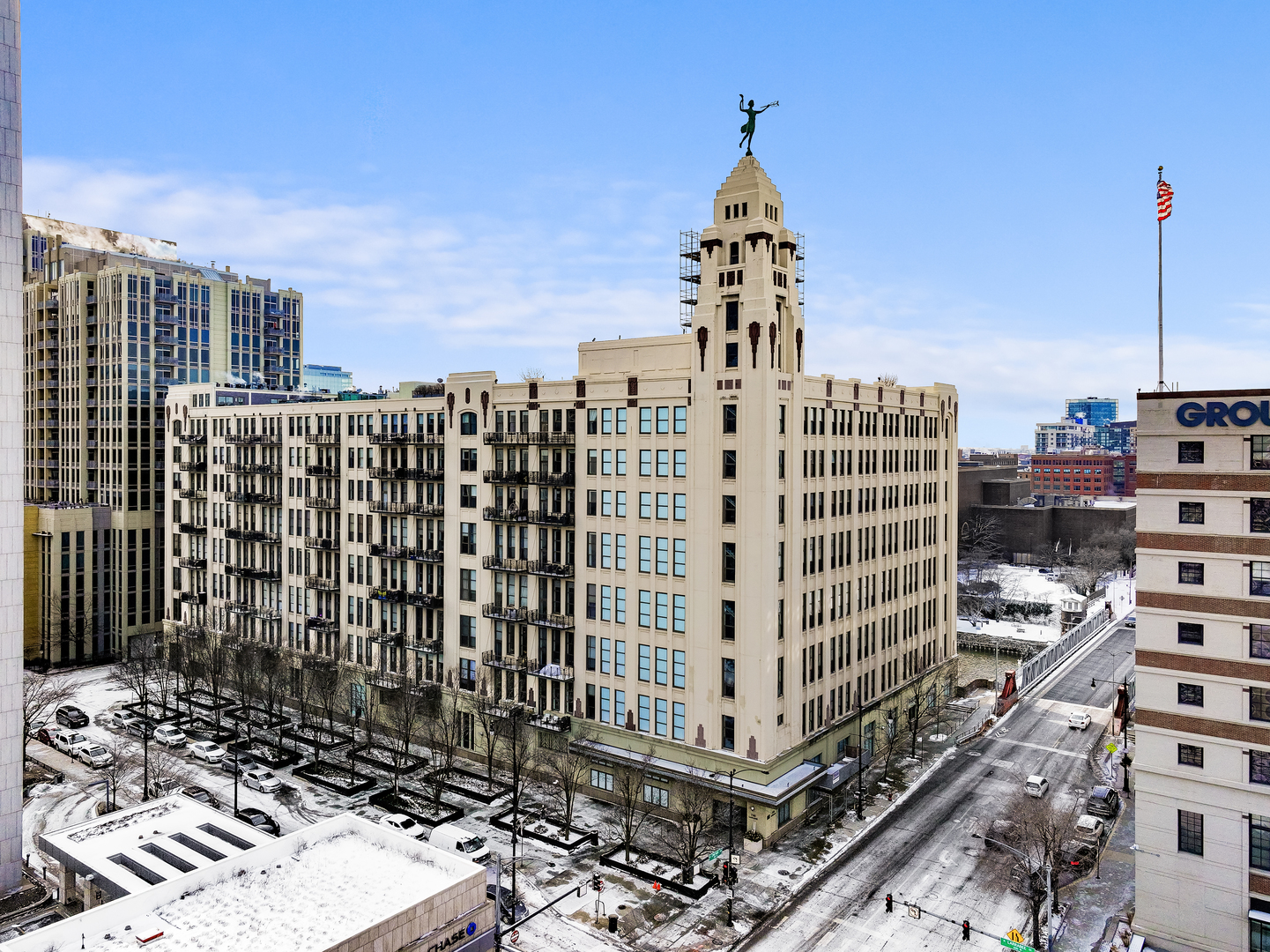 758 N Larrabee Street Unit: 617