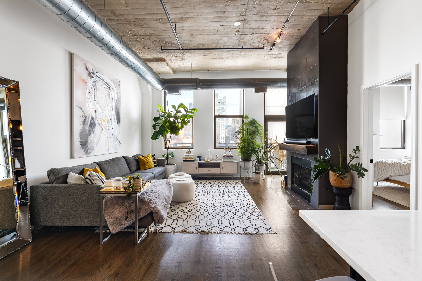 758 N Larrabee Street Unit: 617