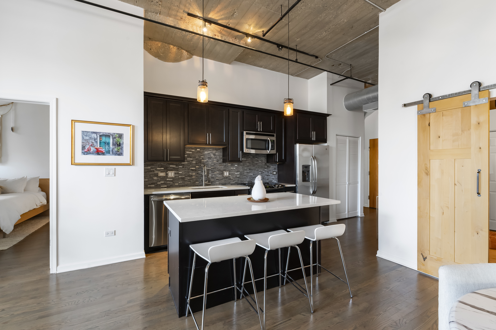 758 N Larrabee Street Unit: 617