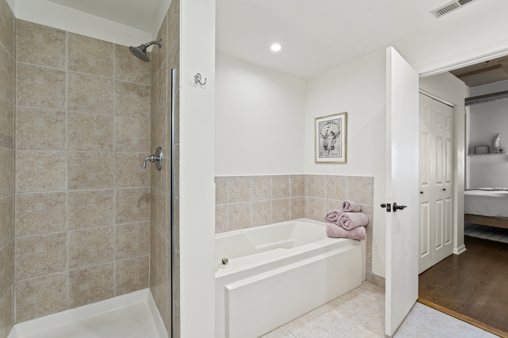 758 N Larrabee Street Unit: 617