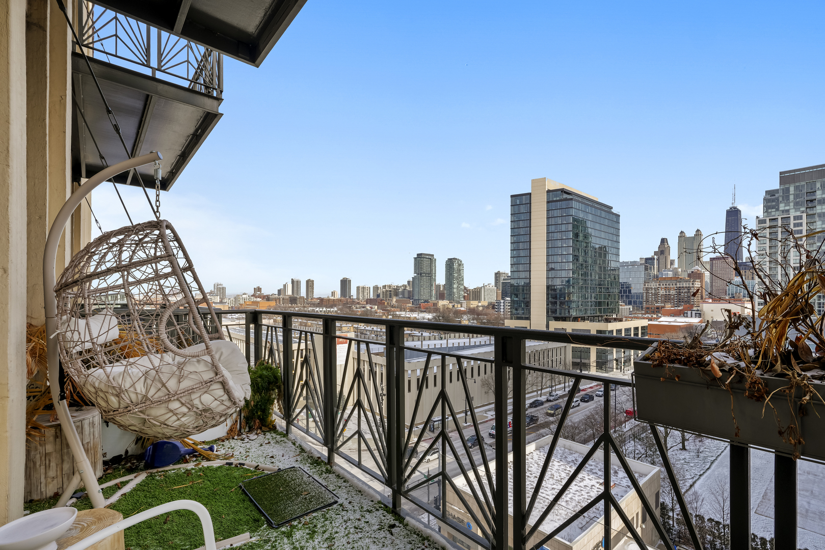 758 N Larrabee Street Unit: 617