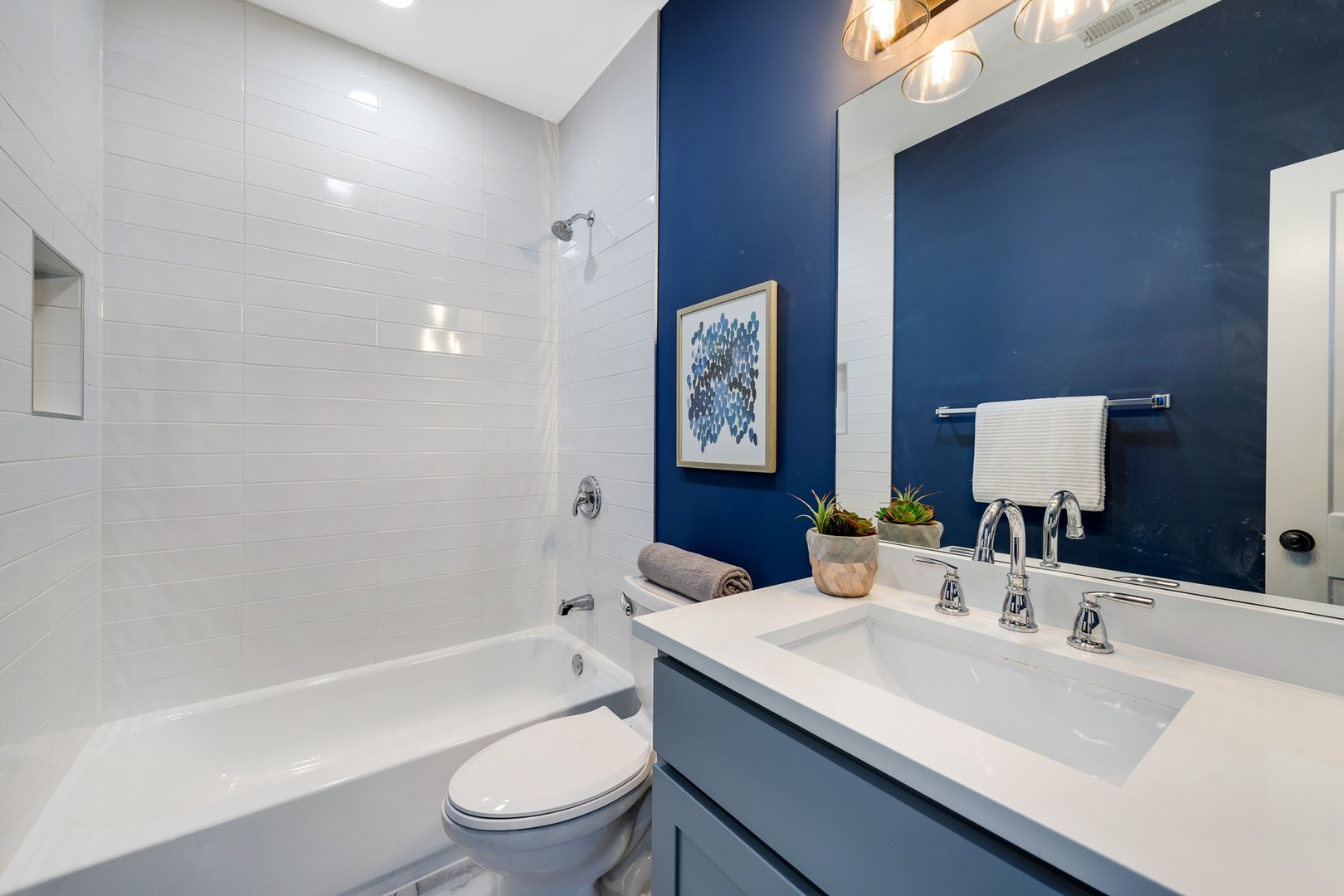 1830 W 21st Place Unit: 2