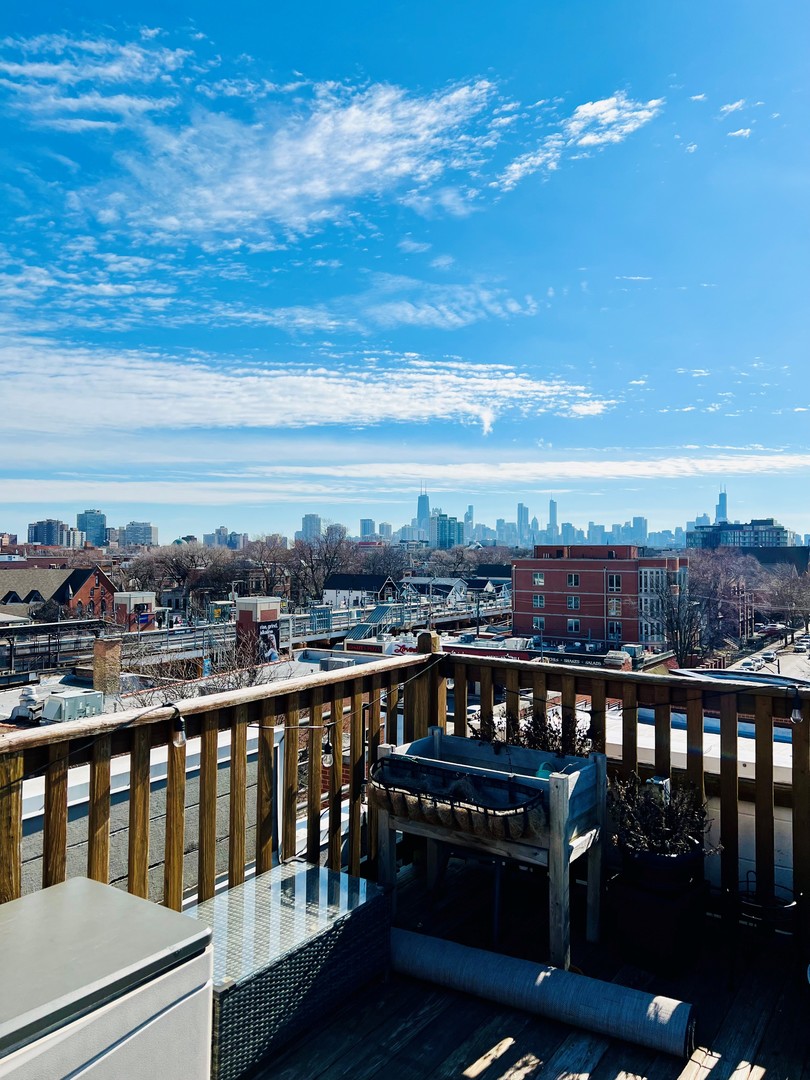 2814 N SHEFFIELD Avenue Unit: 4S