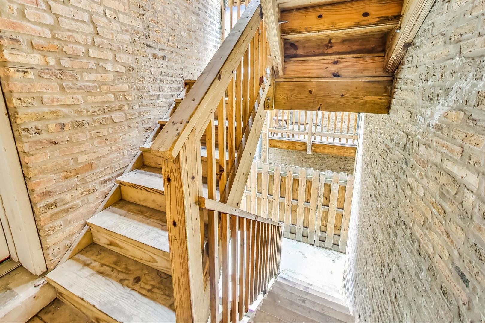 4936.5 N Winthrop Avenue Unit: 1W