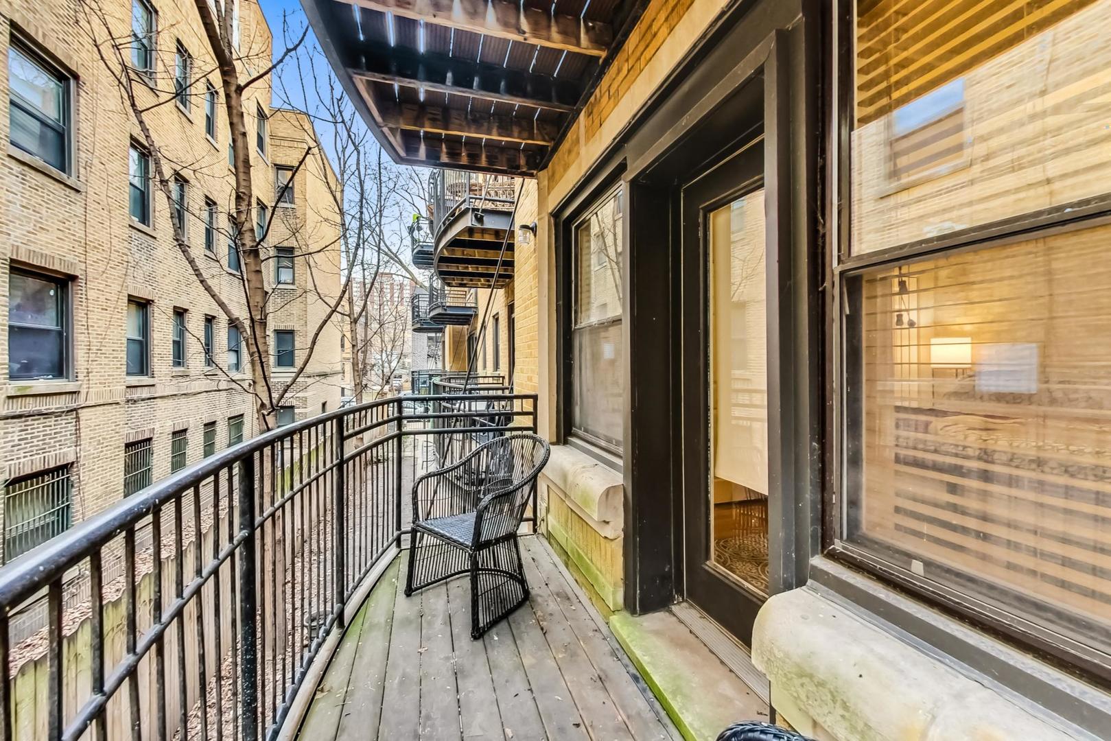 4936.5 N Winthrop Avenue Unit: 1W