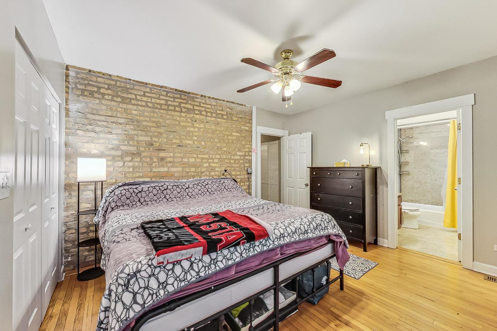 4936.5 N Winthrop Avenue Unit: 1W