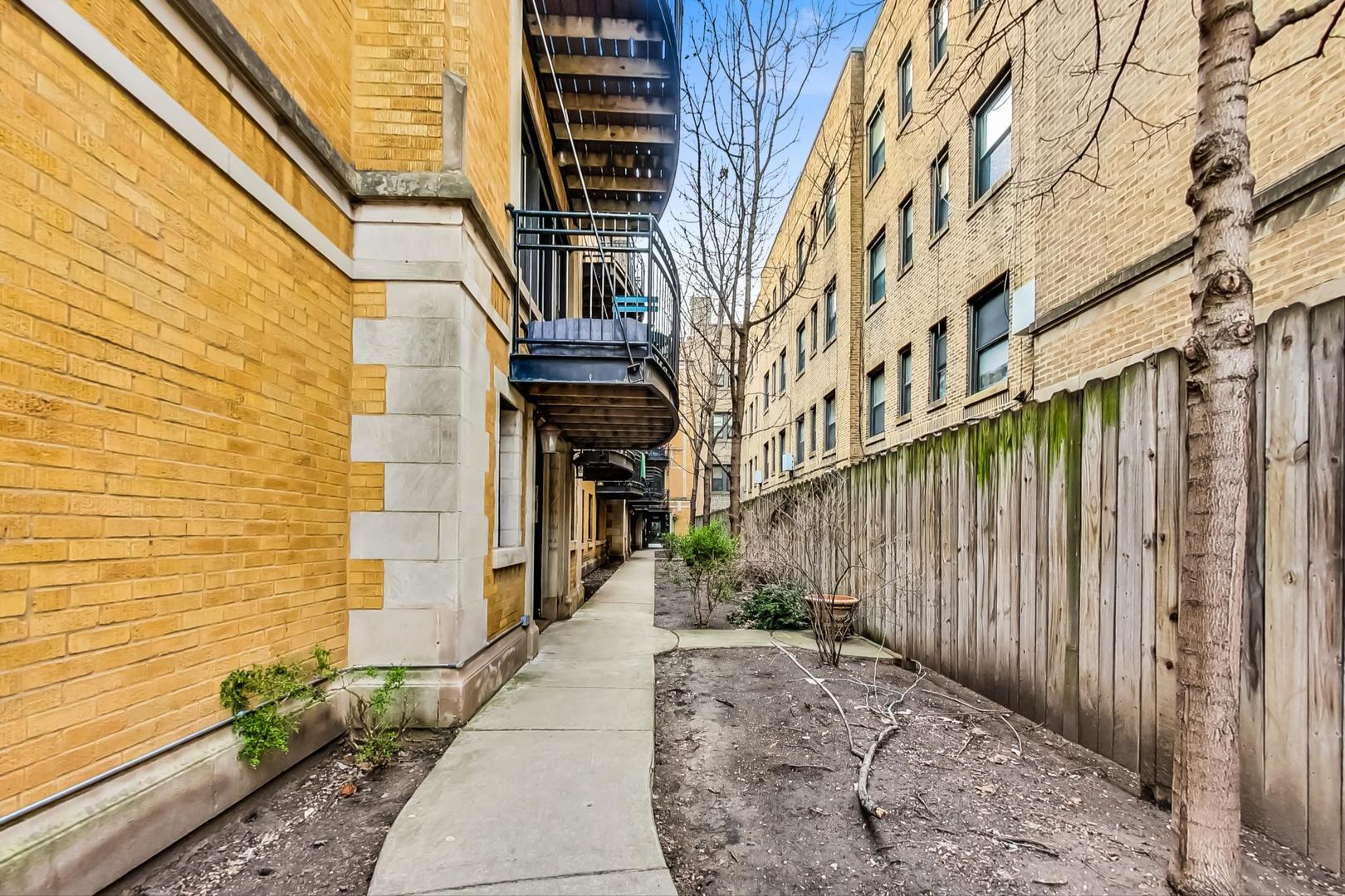 4936.5 N Winthrop Avenue Unit: 1W