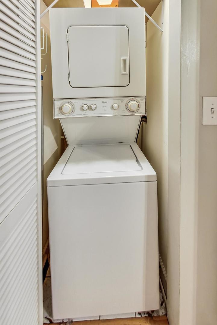 4936.5 N Winthrop Avenue Unit: 1W