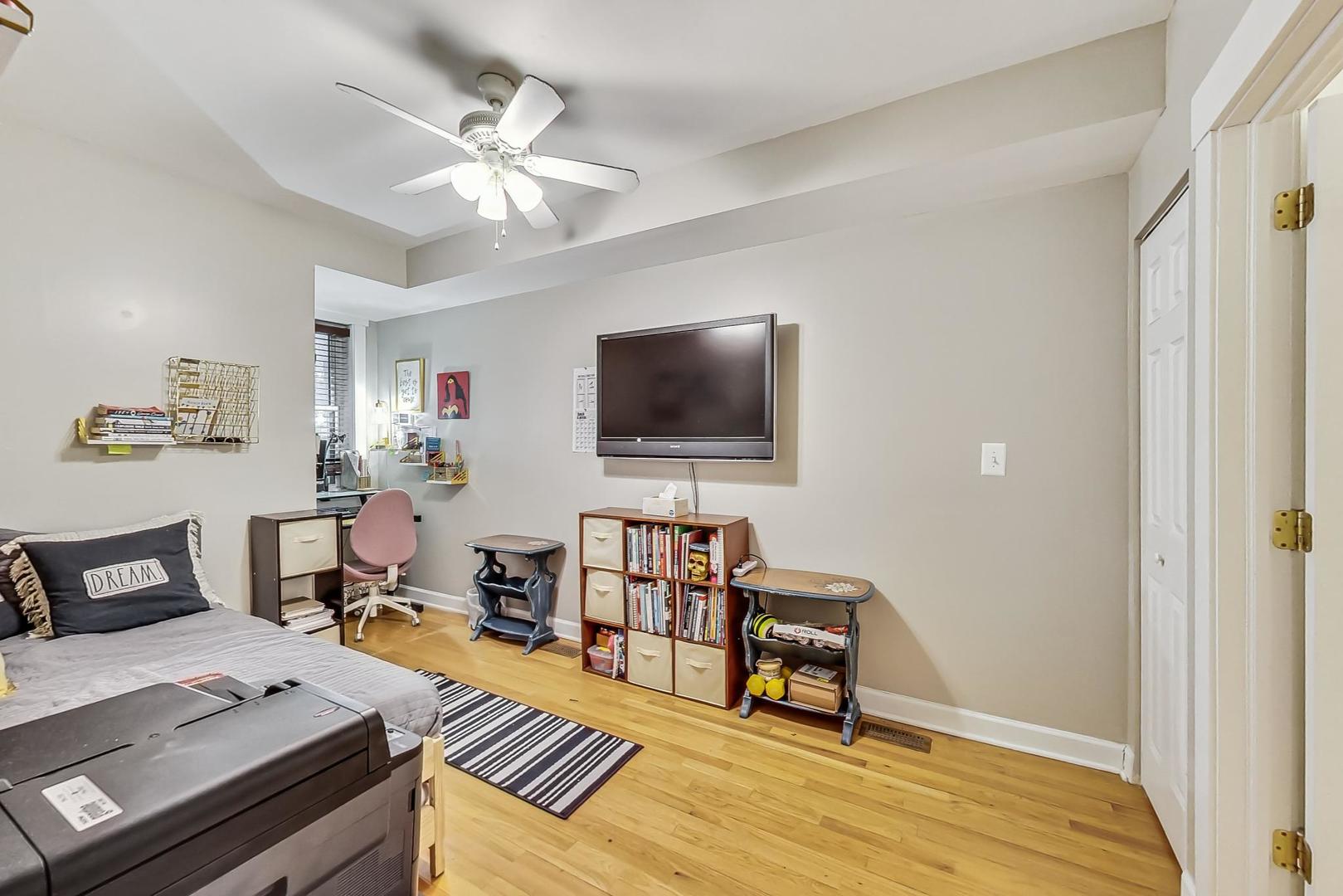 4936.5 N Winthrop Avenue Unit: 1W