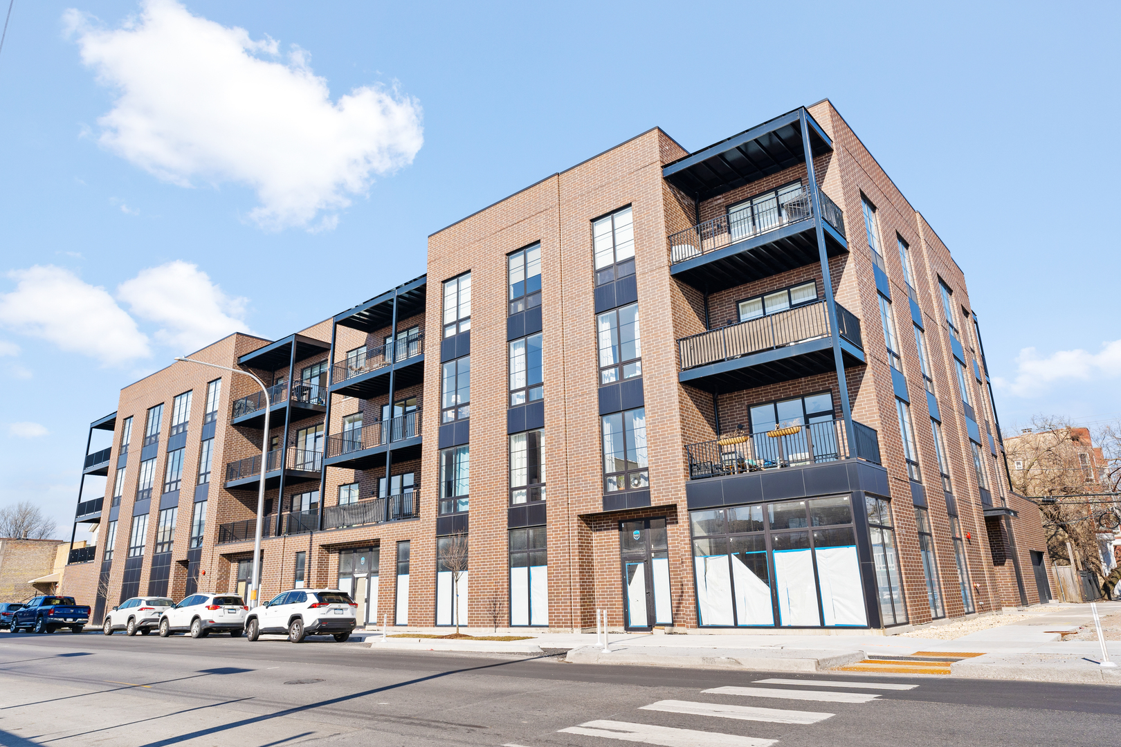 514 N Leavitt Street Unit: 303