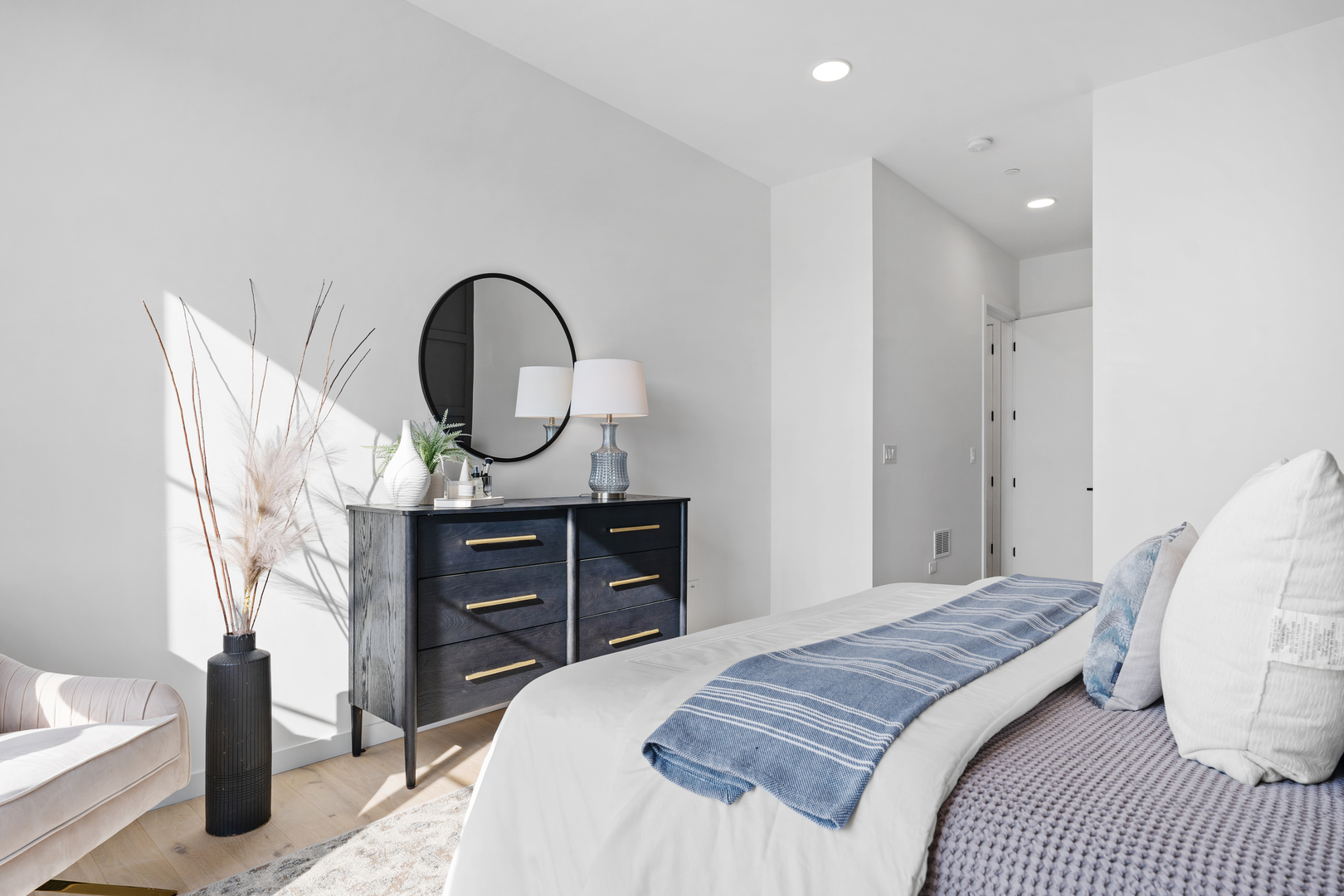 514 N Leavitt Street Unit: 303