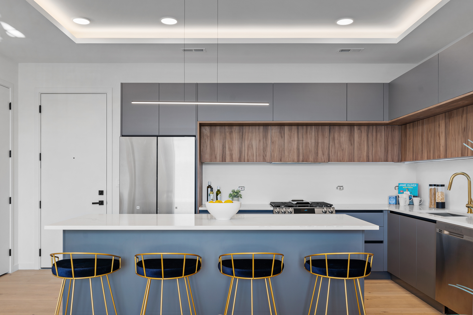 514 N Leavitt Street Unit: 303