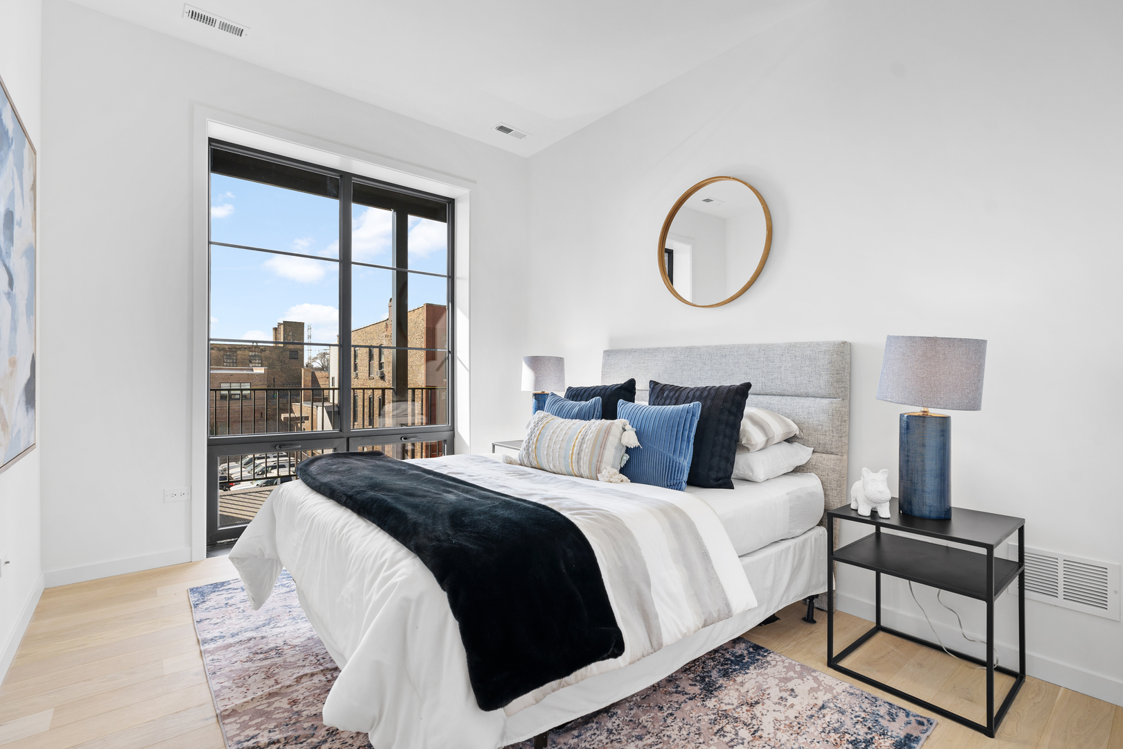 514 N Leavitt Street Unit: 303