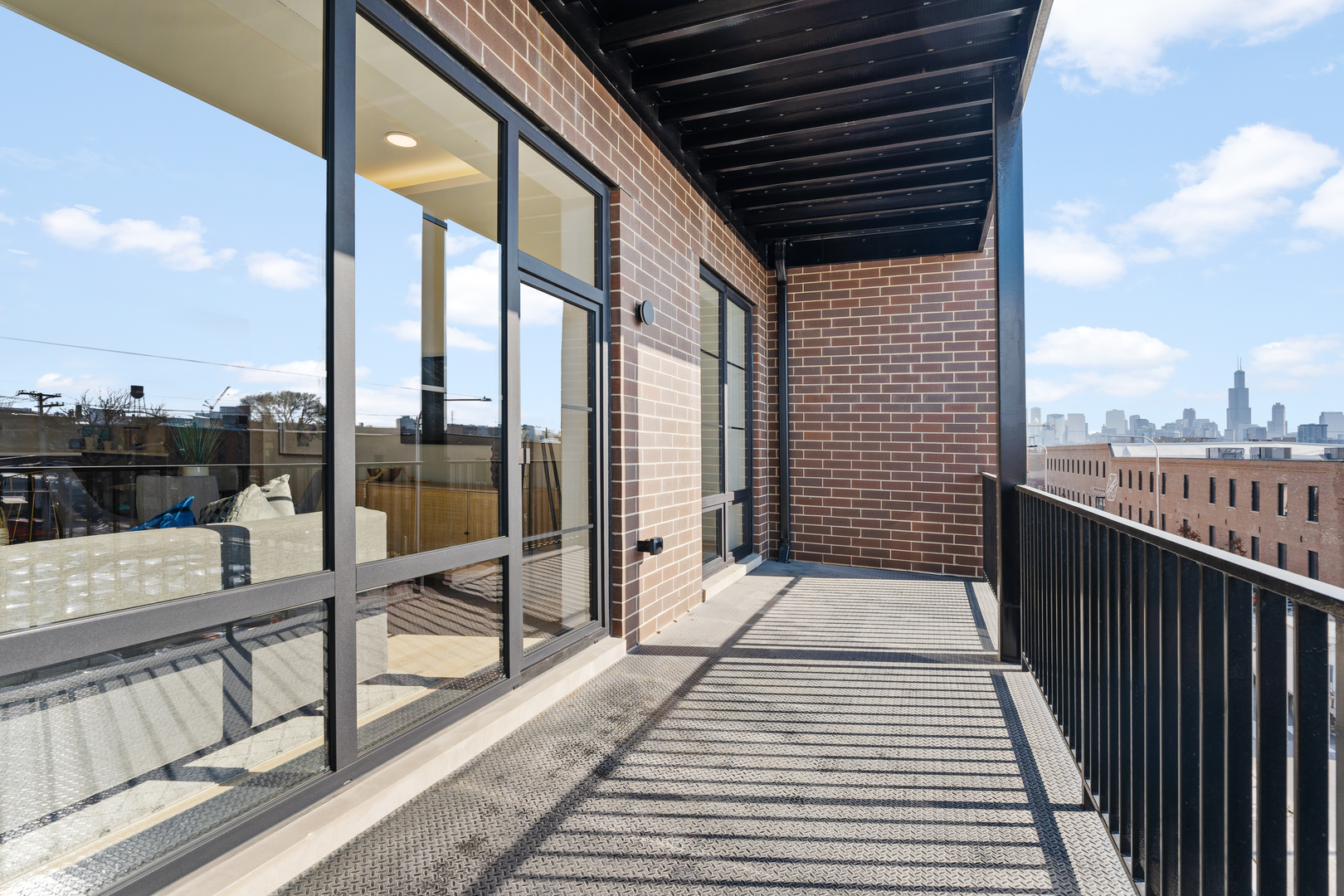 514 N Leavitt Street Unit: 303