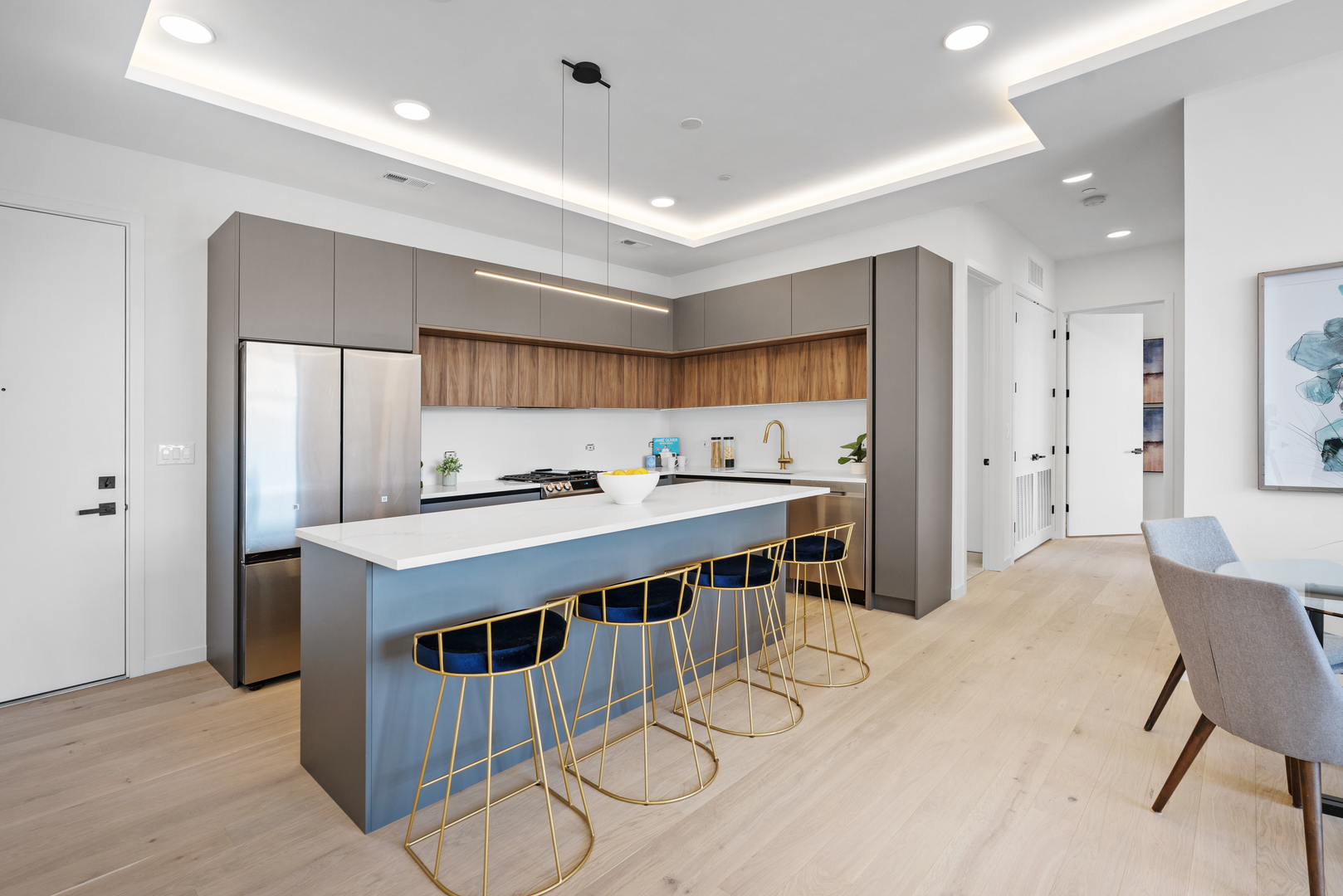 514 N Leavitt Street Unit: 303