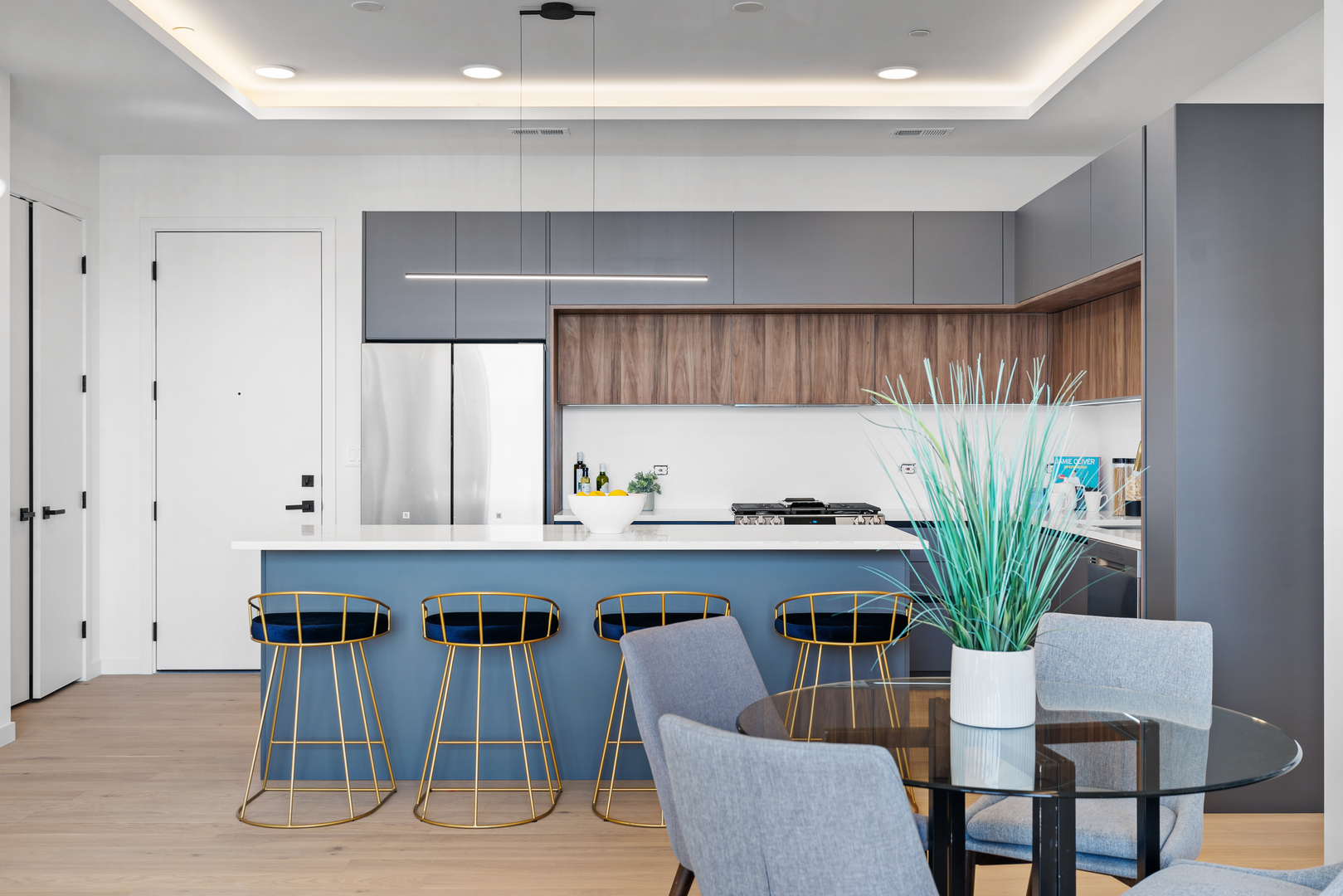 514 N Leavitt Street Unit: 303