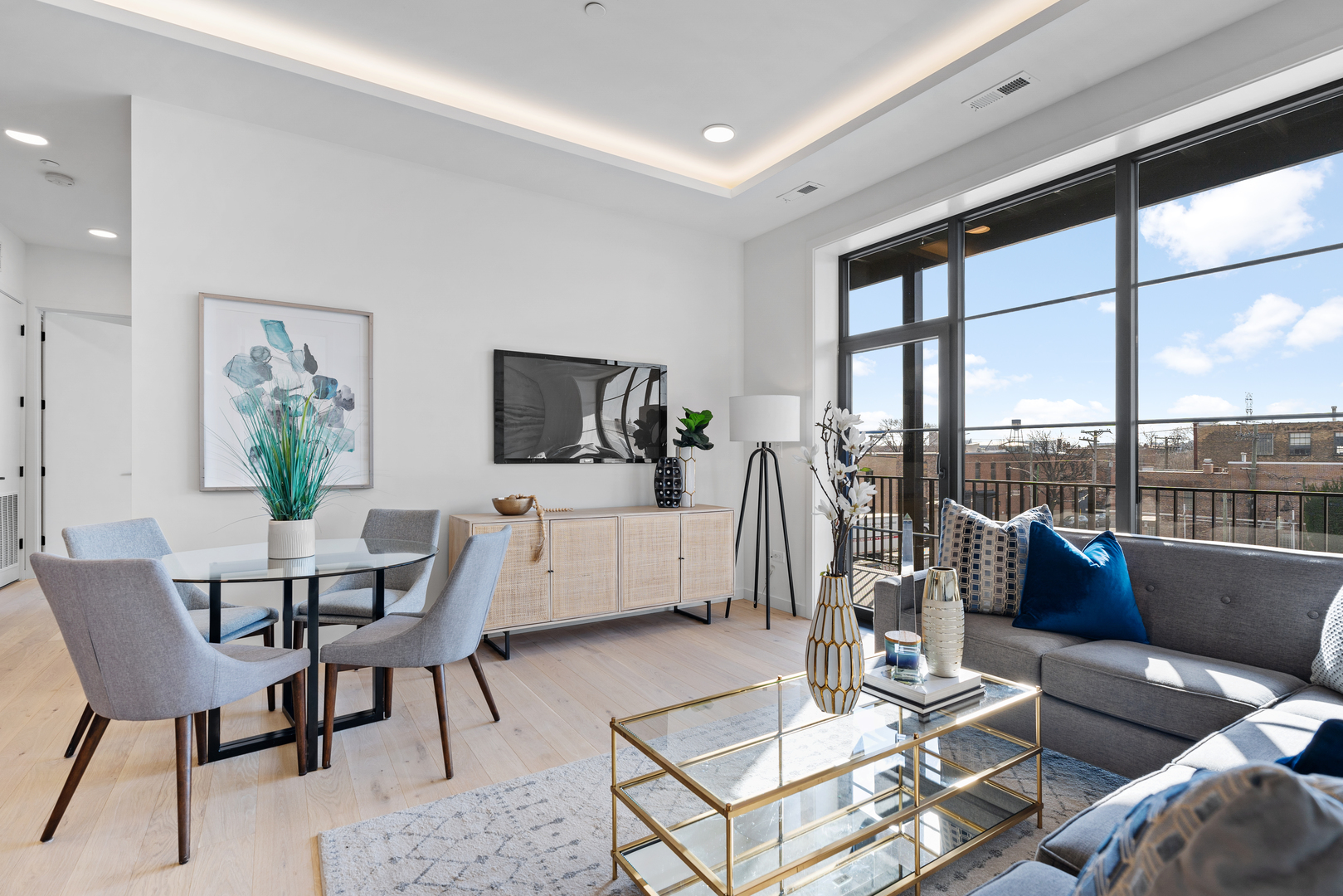 514 N Leavitt Street Unit: 303