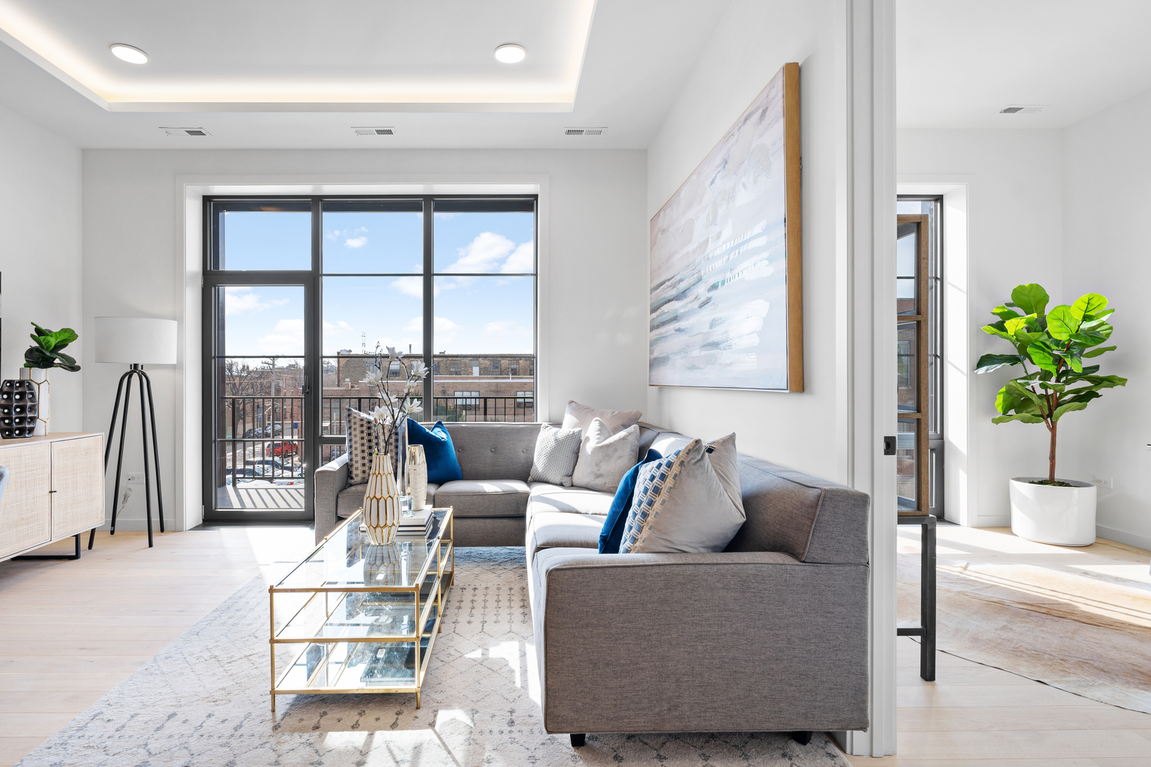 514 N Leavitt Street Unit: 303