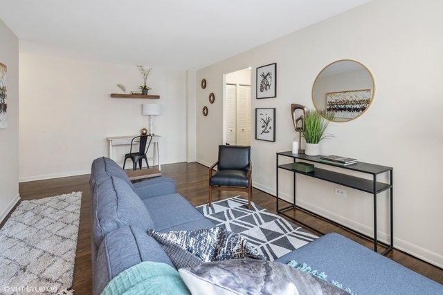 420 W Aldine Avenue Unit: 428