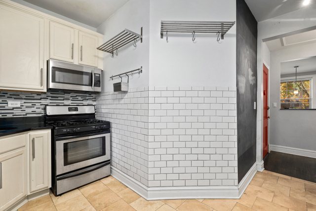 5922 N Magnolia Avenue Unit: 1S