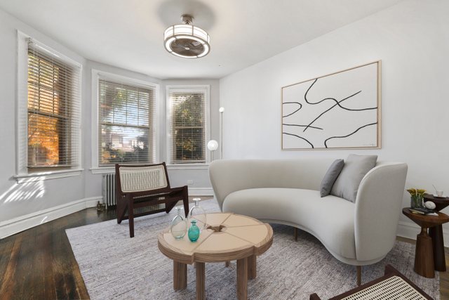 5922 N Magnolia Avenue Unit: 1S