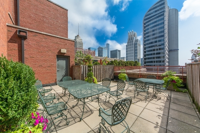208 W Washington Street Unit: 1504