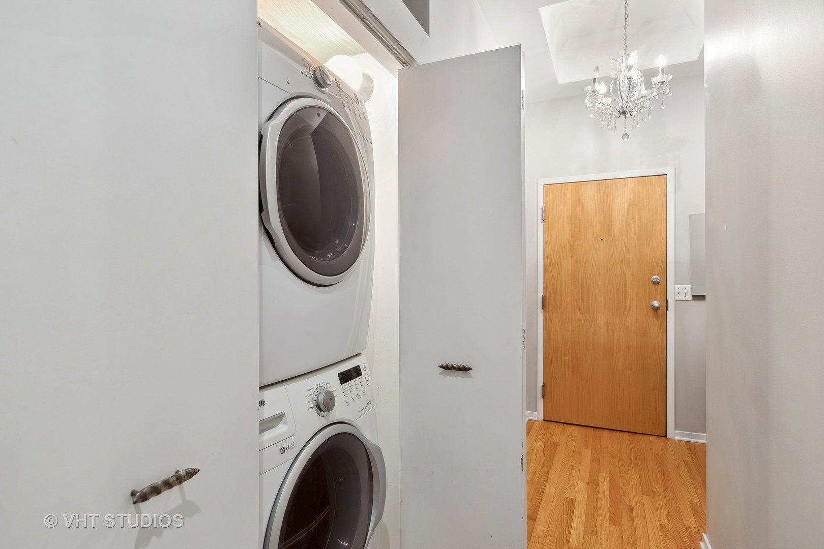 208 W Washington Street Unit: 1504