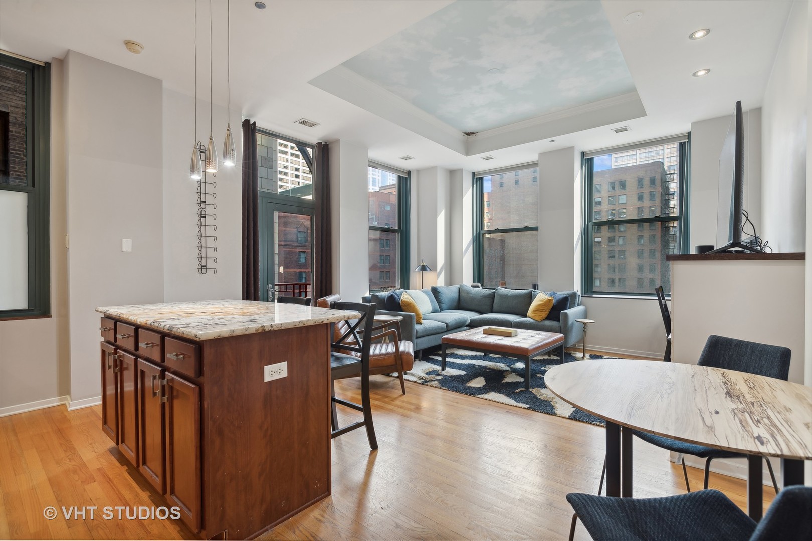 208 W Washington Street Unit: 1504